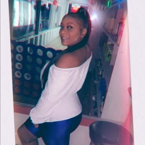 Meet your Posher, Dominique